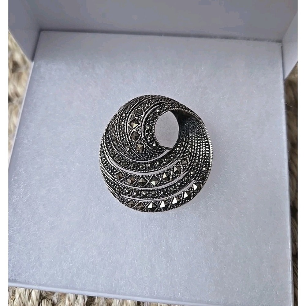 VTG 925 Sterling Silver Marcasite Swirl Design Pin/Brooch Bar W/C-Loop Closure